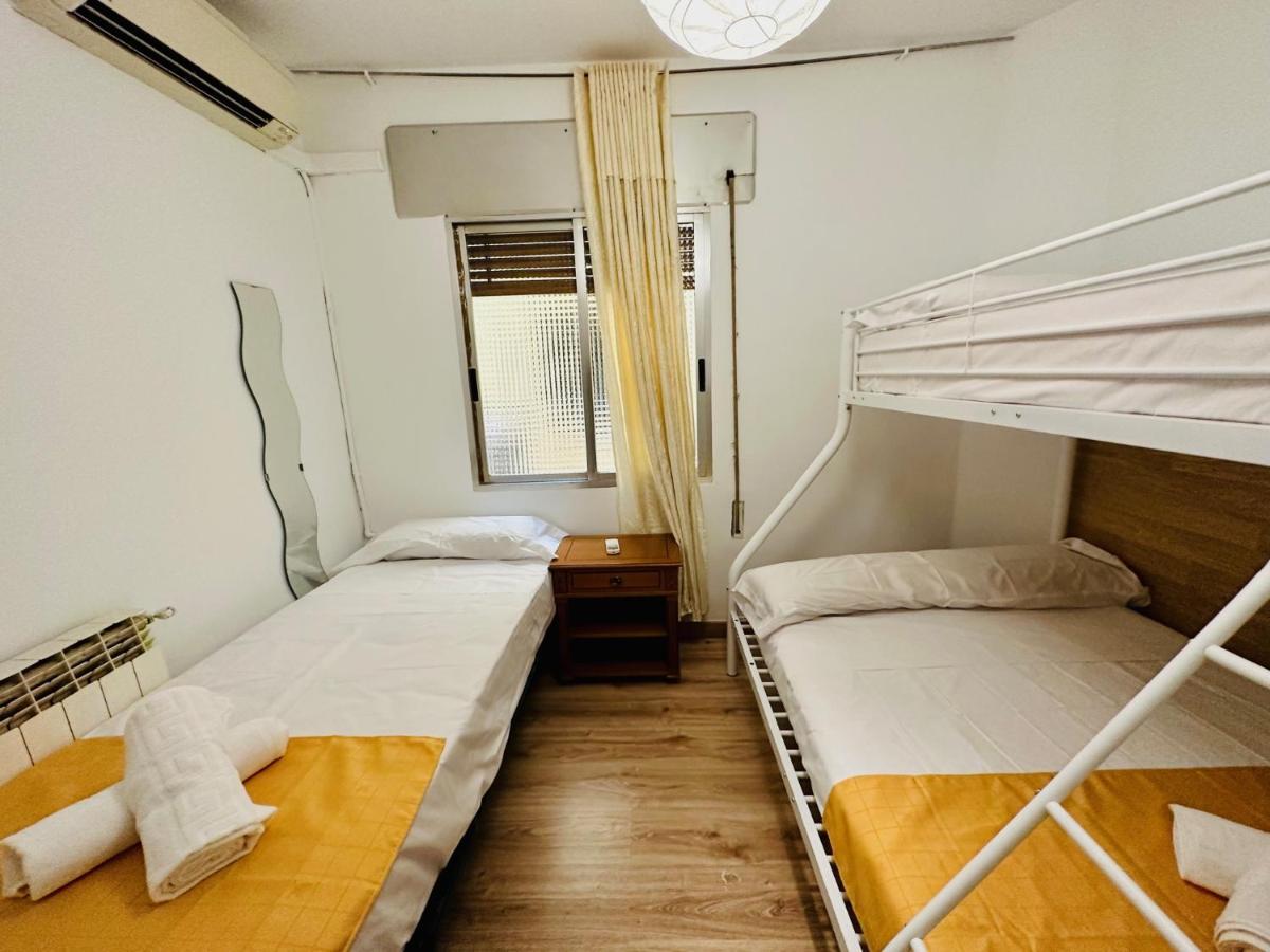 Punta Me Rooms Near The Gran Via มาดริด ภายนอก รูปภาพ