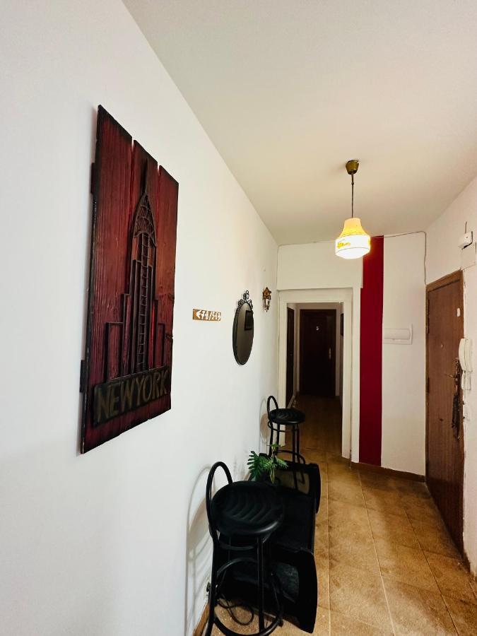 Punta Me Rooms Near The Gran Via มาดริด ภายนอก รูปภาพ