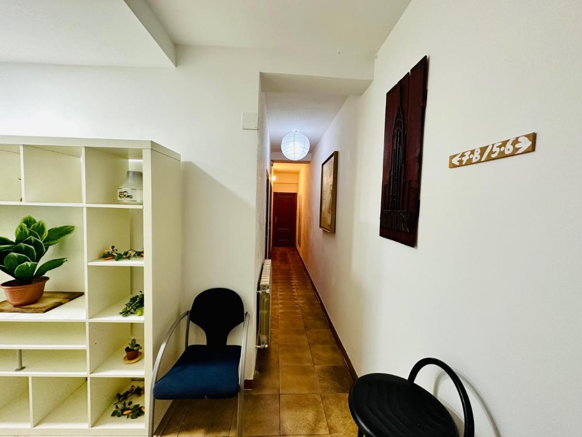 Punta Me Rooms Near The Gran Via มาดริด ภายนอก รูปภาพ