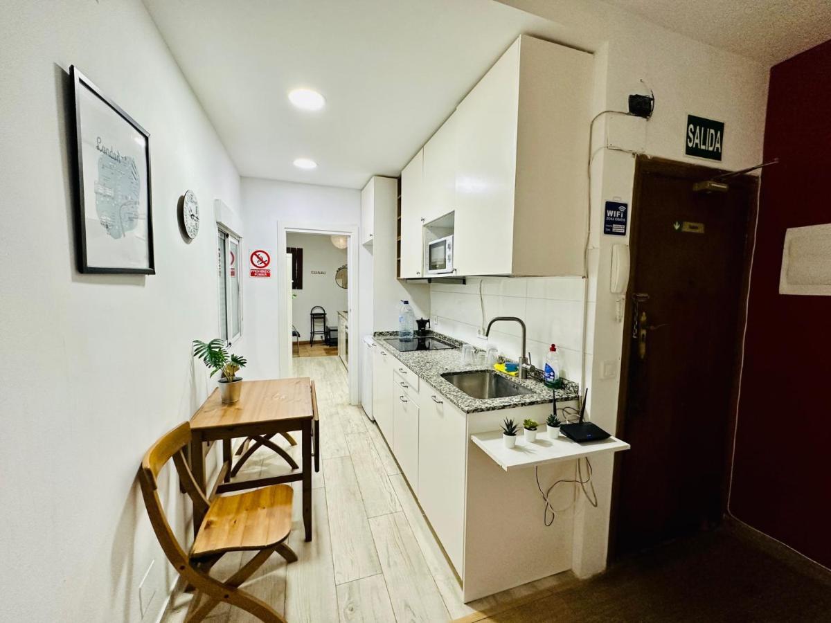 Punta Me Rooms Near The Gran Via มาดริด ภายนอก รูปภาพ